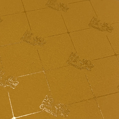 La forma dell'ottagono ha personalizzato il contenitore d'imballaggio di gioielli con la linea dell'oro